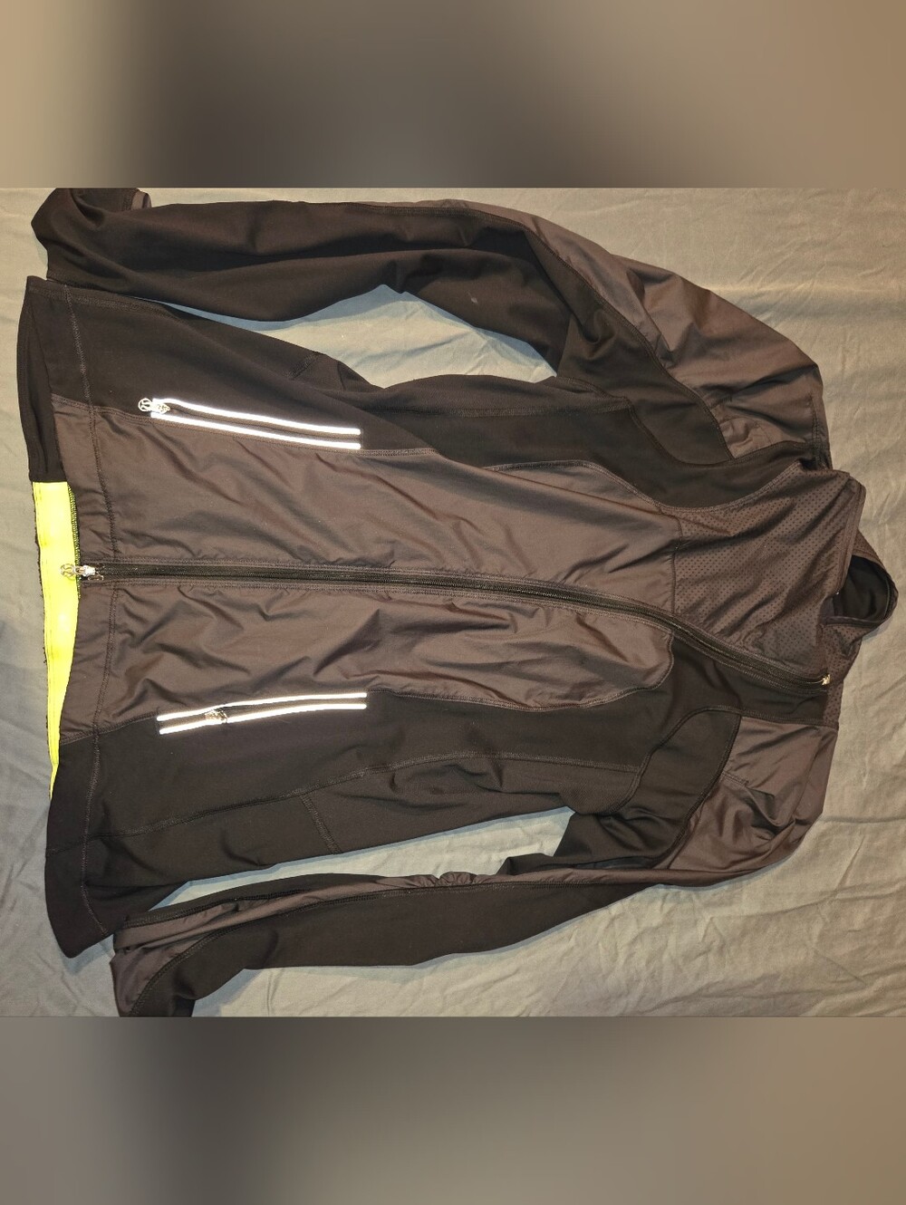Lululemon track time packable Shirket Size 8